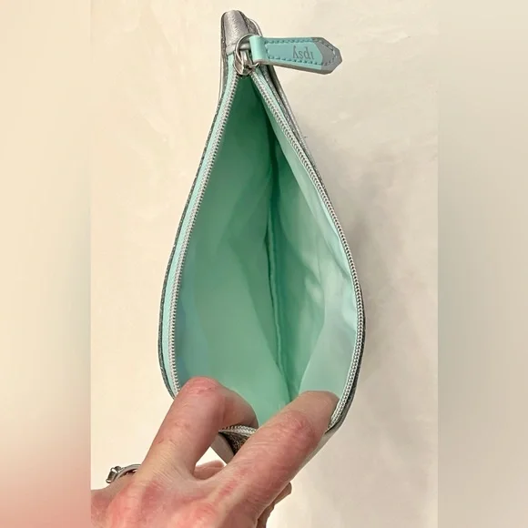 Makeup Lot Ipsy Birchbox Samples High End Cargo Benefit Briogeo NYX DLS Bag - Picture 15 of 15